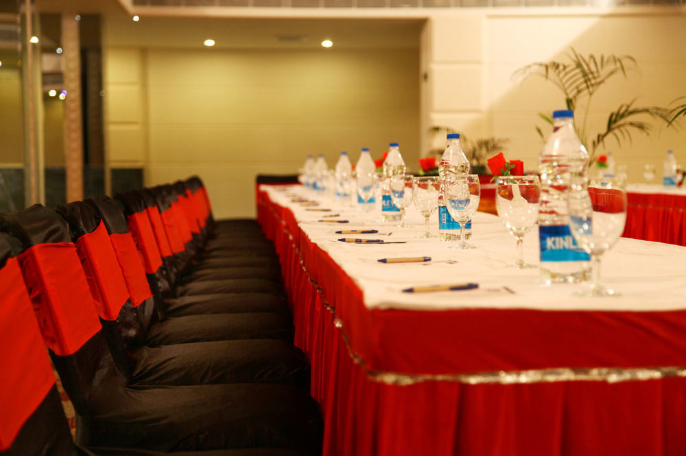 Continent Nakodar Hotel & Resorts Bagian luar foto