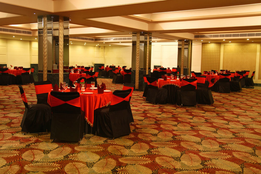 Continent Nakodar Hotel & Resorts Bagian luar foto